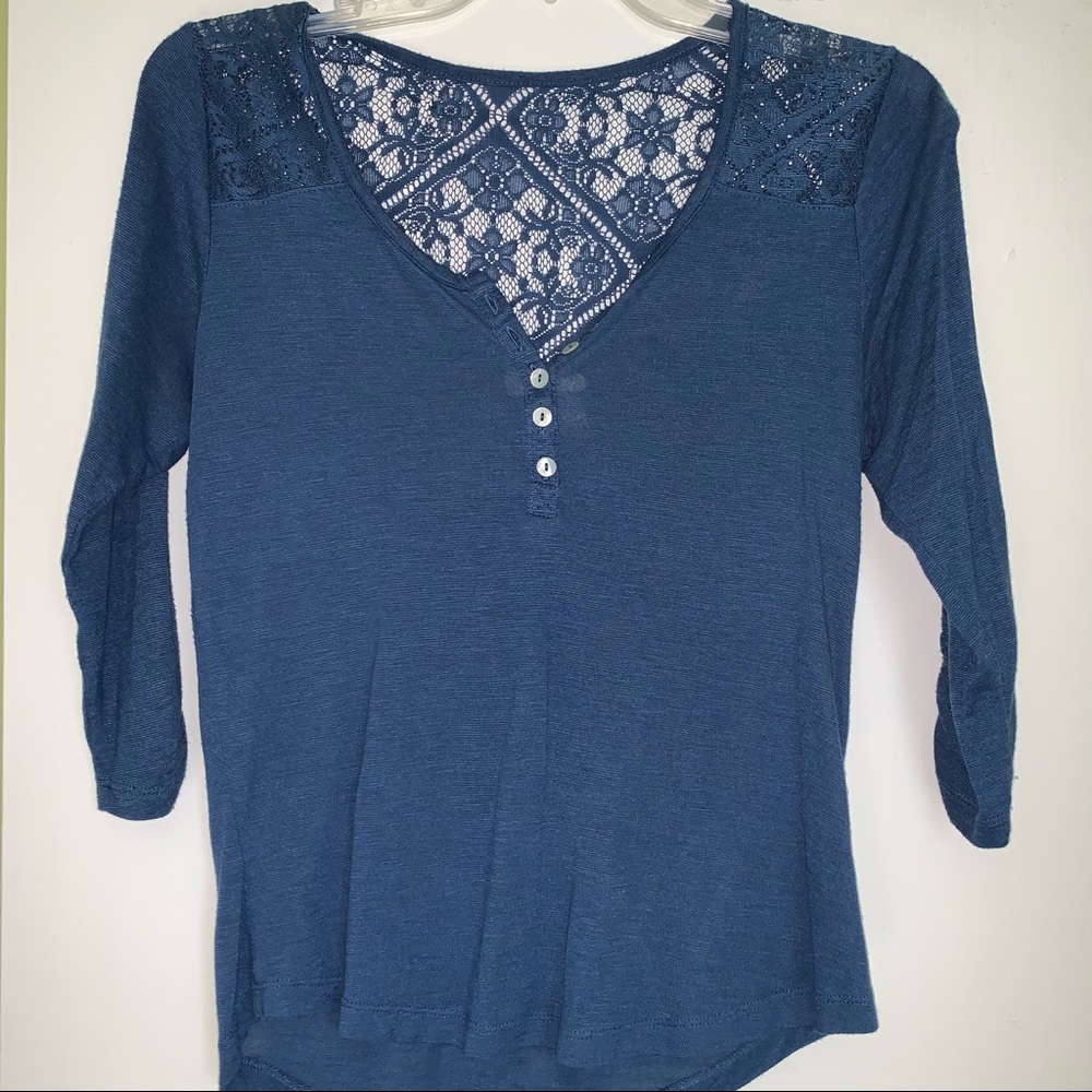 Quarter Sleeve/ Lace Back Shirt- Navy Blue